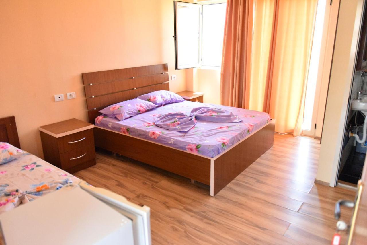 Hotel Kriti Max , Shengjin Shëngjin Buitenkant foto