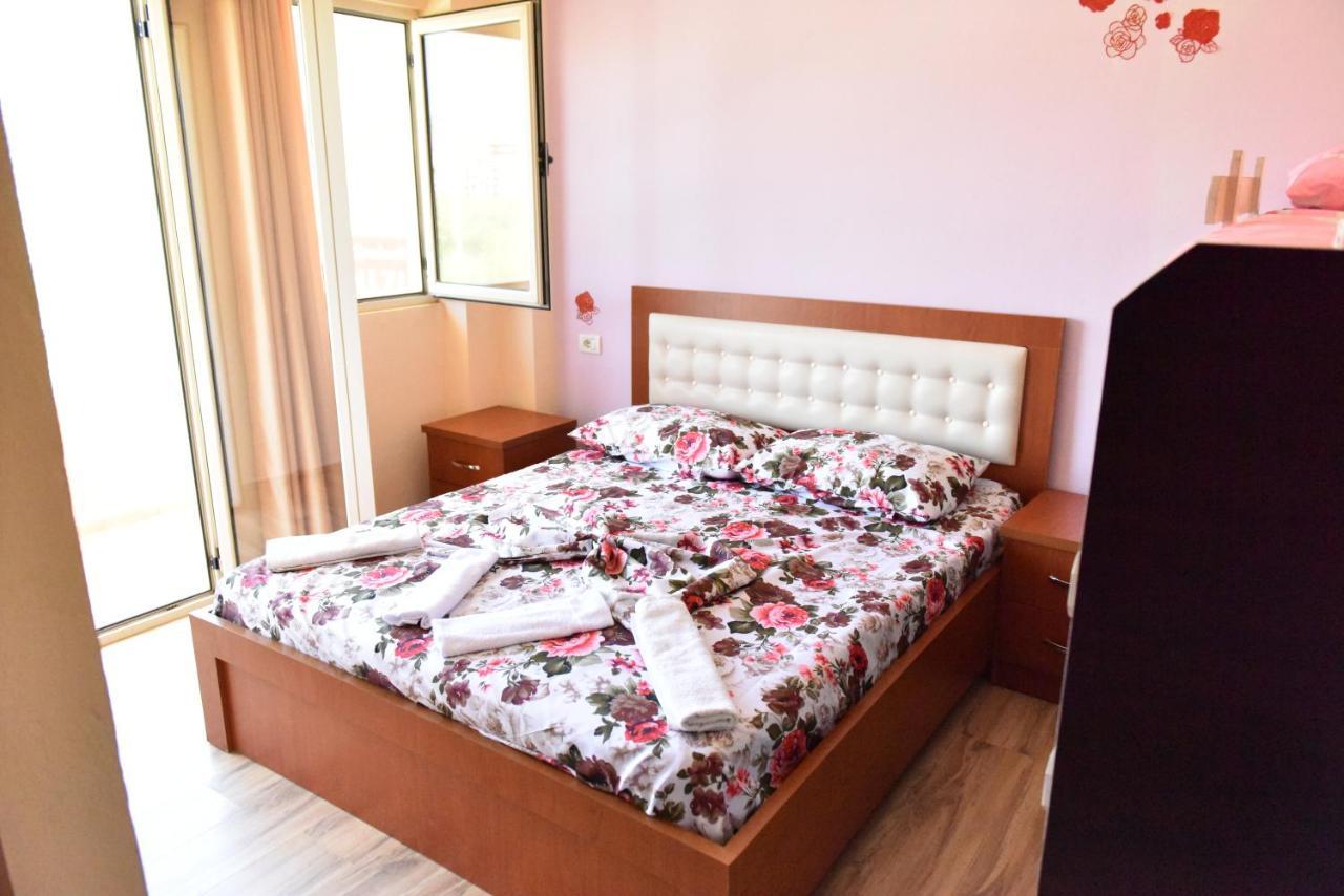 Hotel Kriti Max , Shengjin Shëngjin Buitenkant foto