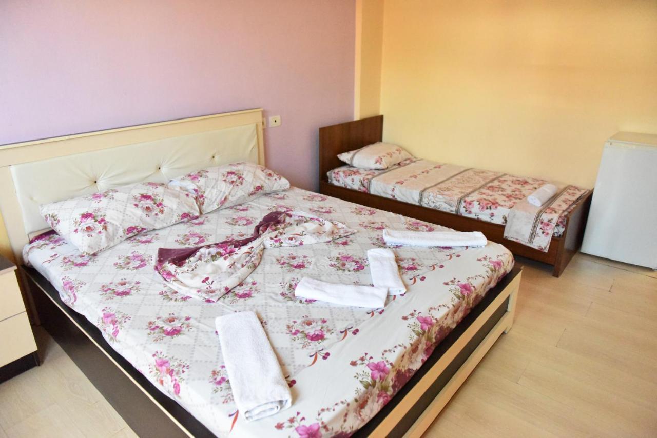 Hotel Kriti Max , Shengjin Shëngjin Buitenkant foto