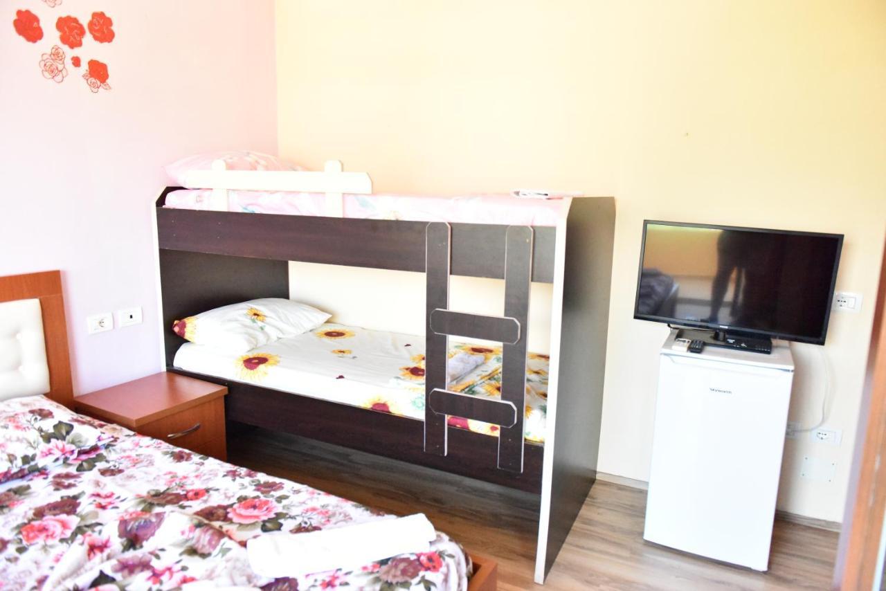 Hotel Kriti Max , Shengjin Shëngjin Buitenkant foto