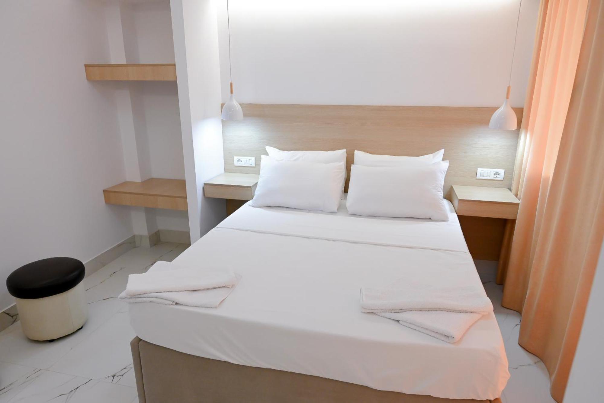 Hotel Kriti Max , Shengjin Shëngjin Buitenkant foto