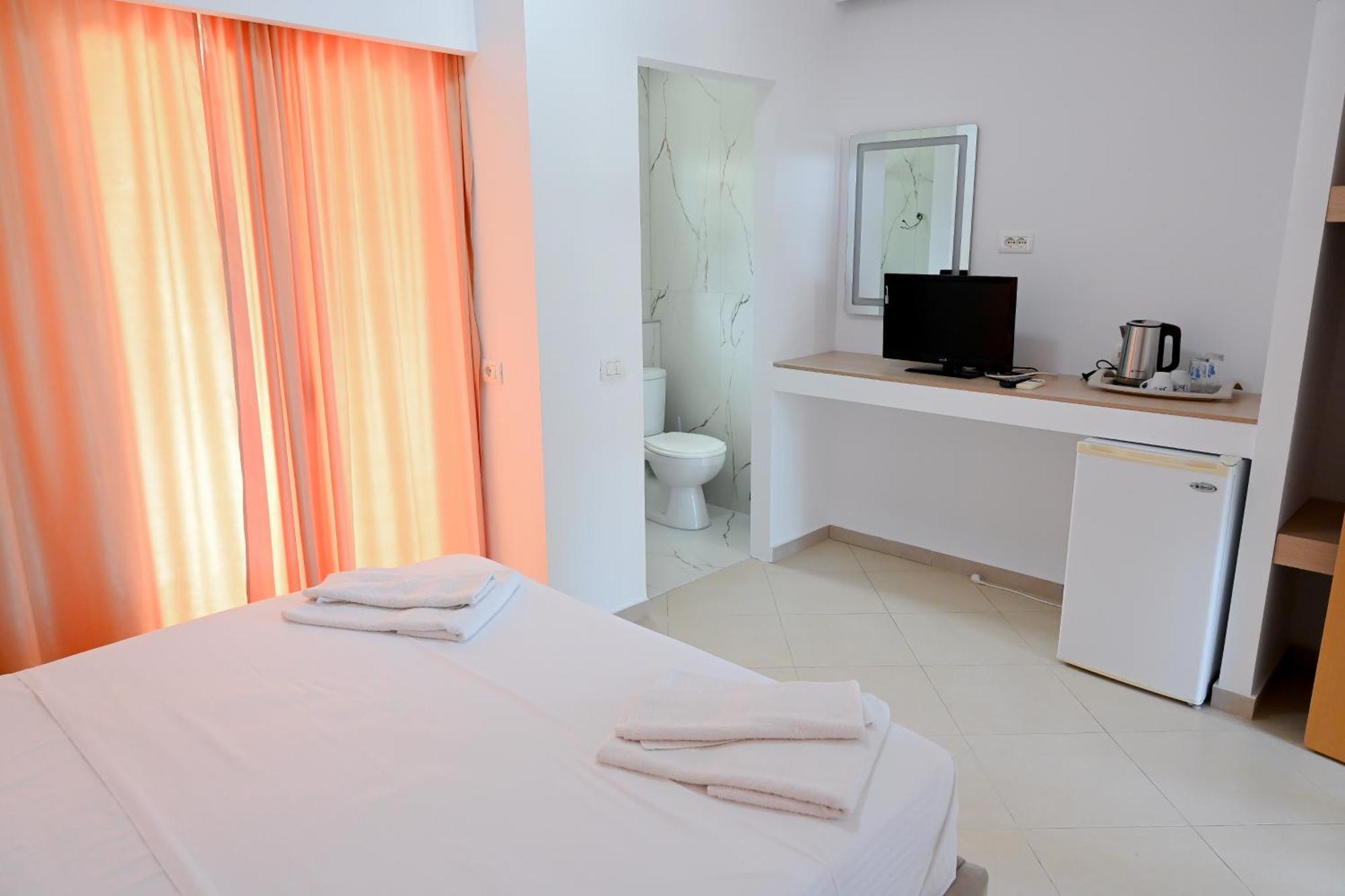 Hotel Kriti Max , Shengjin Shëngjin Buitenkant foto