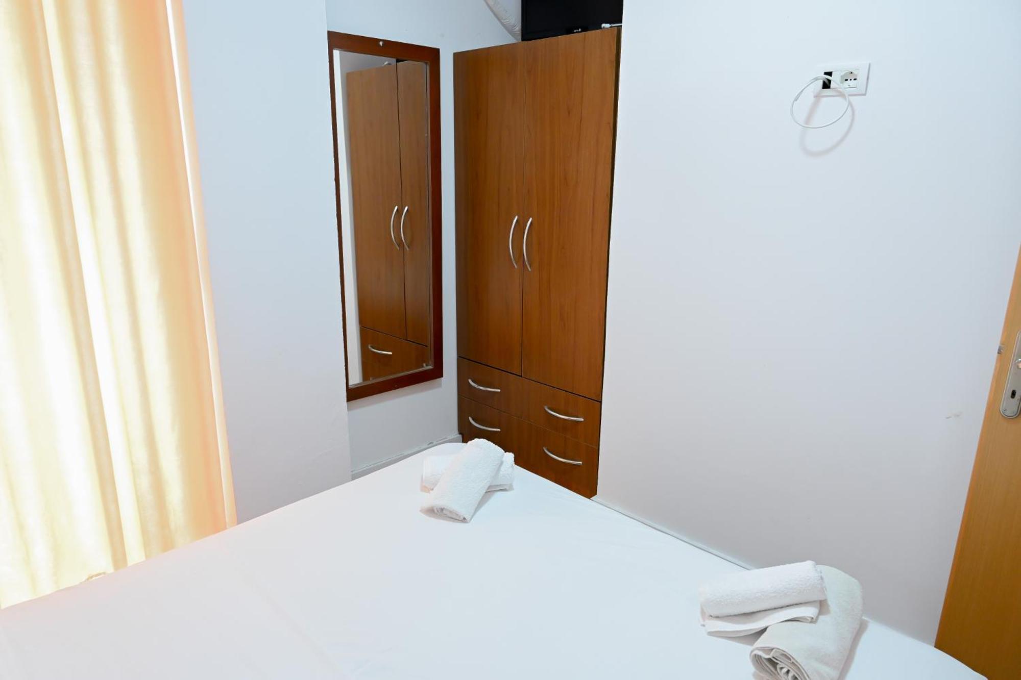 Hotel Kriti Max , Shengjin Shëngjin Buitenkant foto