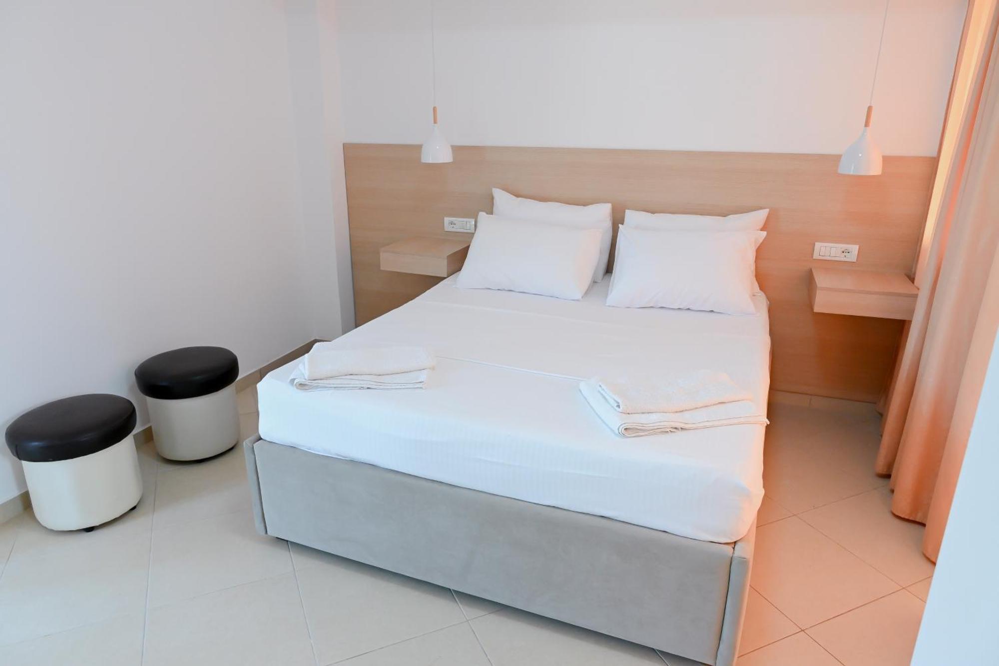 Hotel Kriti Max , Shengjin Shëngjin Buitenkant foto