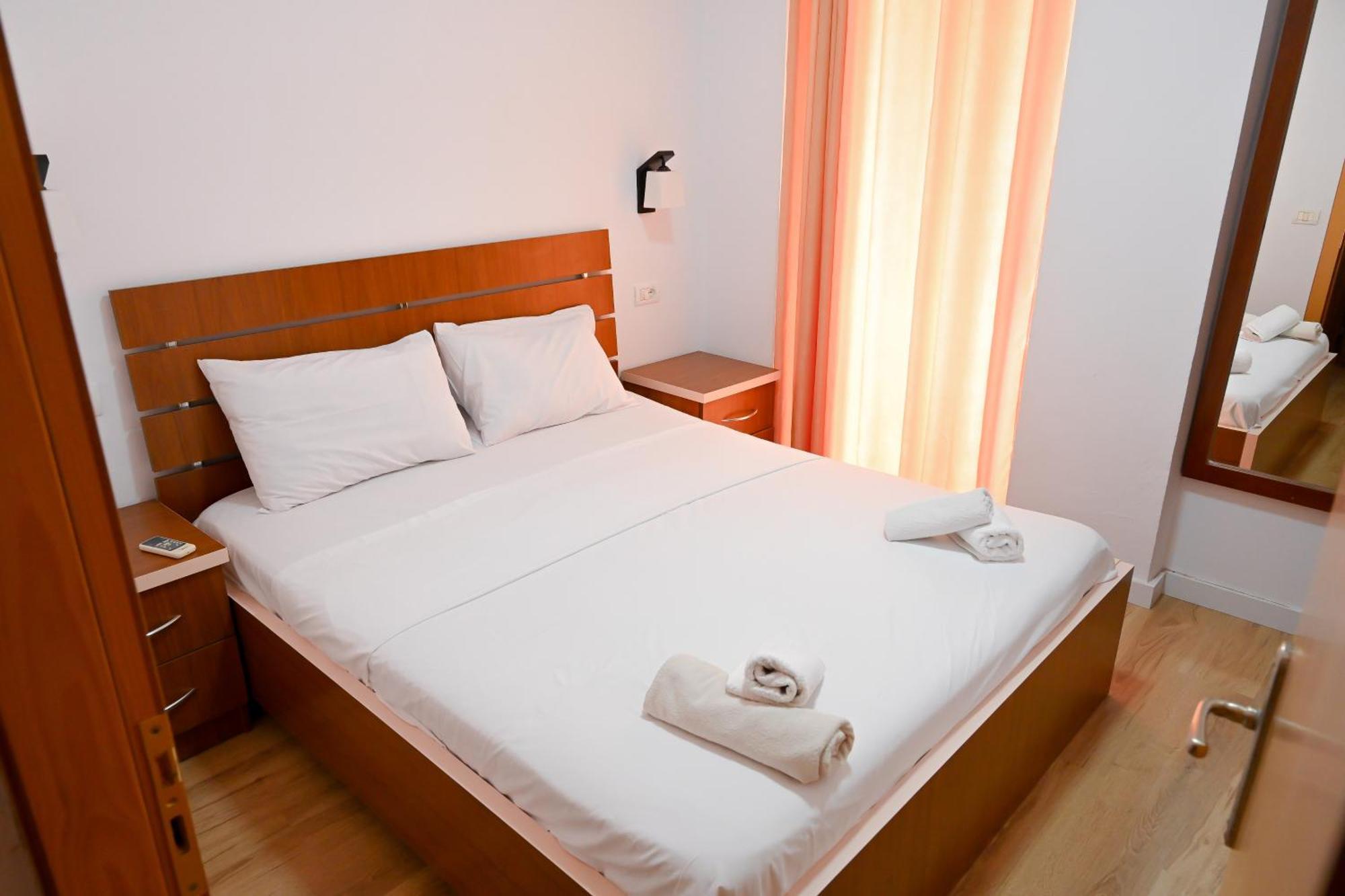 Hotel Kriti Max , Shengjin Shëngjin Buitenkant foto