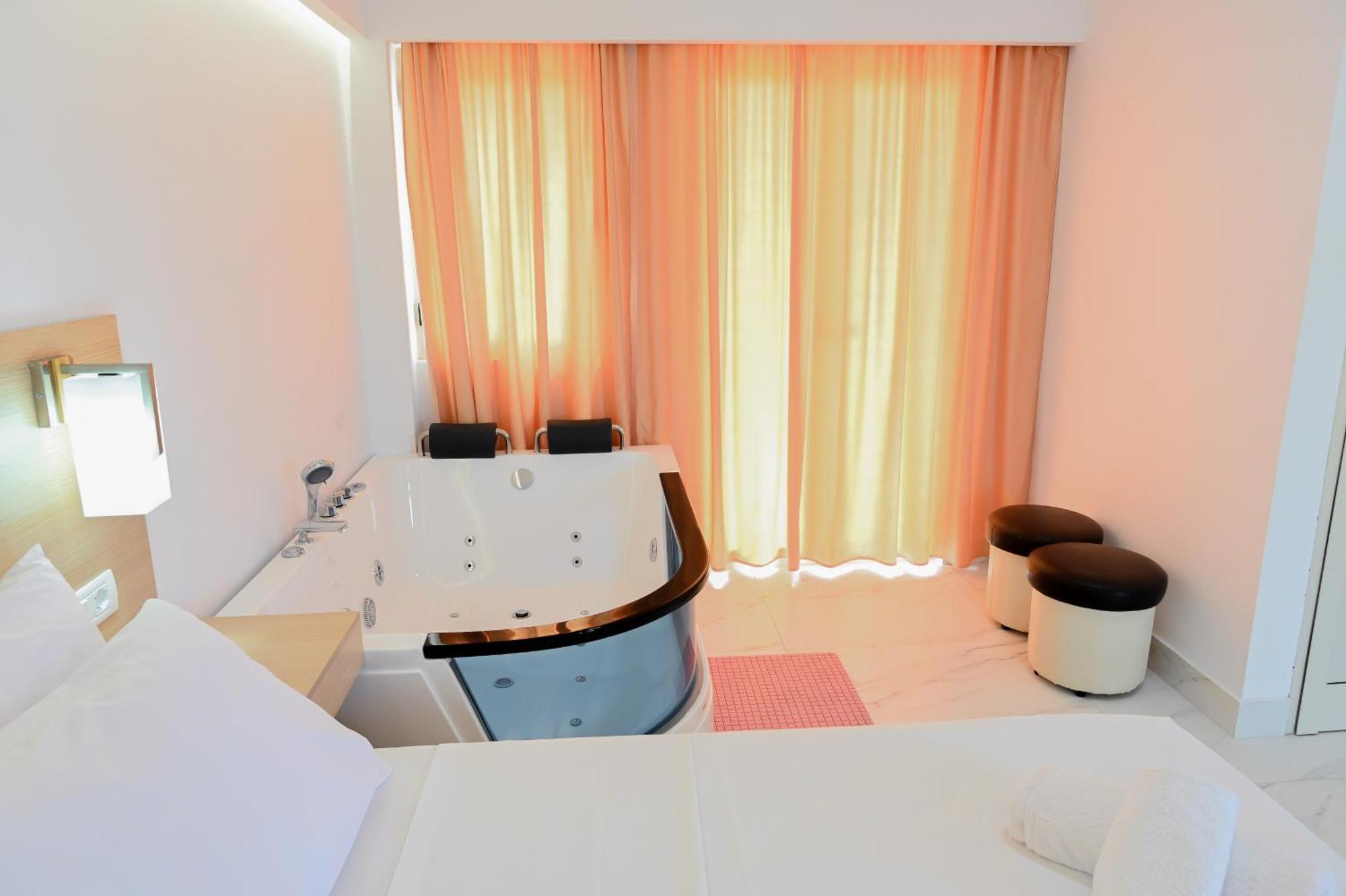 Hotel Kriti Max , Shengjin Shëngjin Buitenkant foto