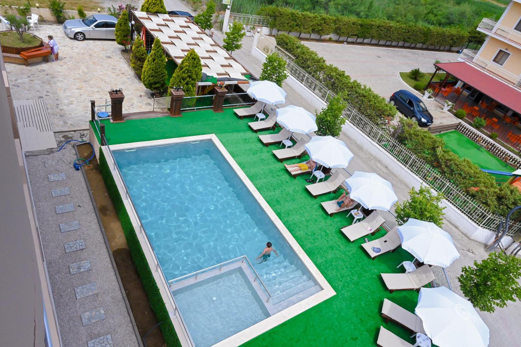 Hotel Kriti Max , Shengjin Shëngjin Buitenkant foto